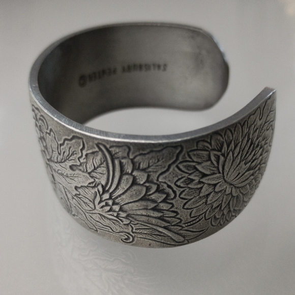 Vintage Bracelet Salisbury Pewter Flower of the Month November Cuff Accessories - Picture 2 of 6